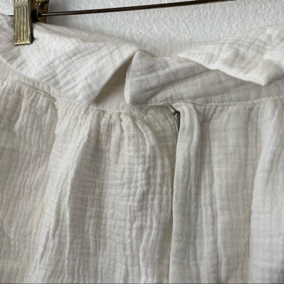 Camila Coelho Bebbe Shorts in White Gauze Look Cuffed Hem Rolled Waistband - Picture 3 of 11